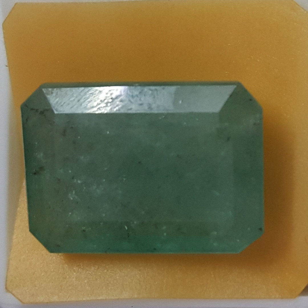21.71 Ratti Natural Emerald Stone With Govt. Lab Certificate (2331)