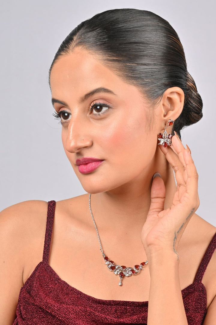 23.40/GM GARNET / ZIR NACKLES (1650)