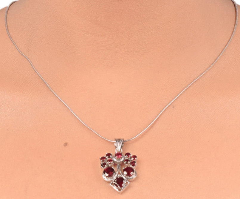 7.03/GM Garnet Silver Pendant