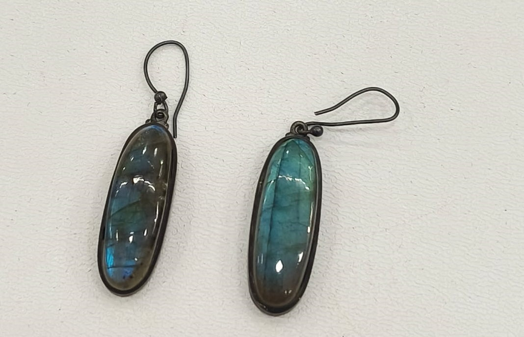 12.60/GM LABRADROITE SILVER EAR RINGS (525)