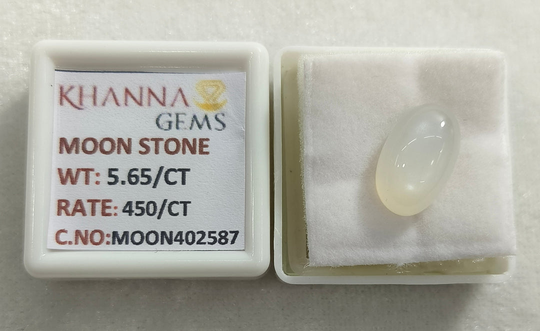 5.65/CT Moon Stone with Govt. Lab Certificate (450)