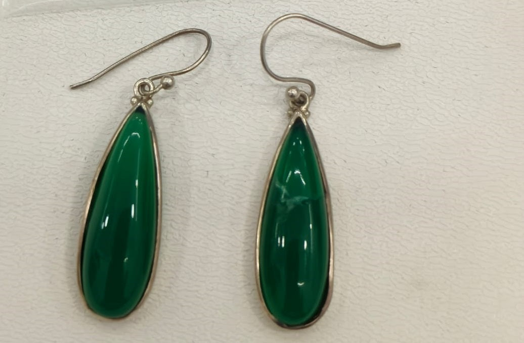 9.80/GM ONYX SILVER EAR RING (525)