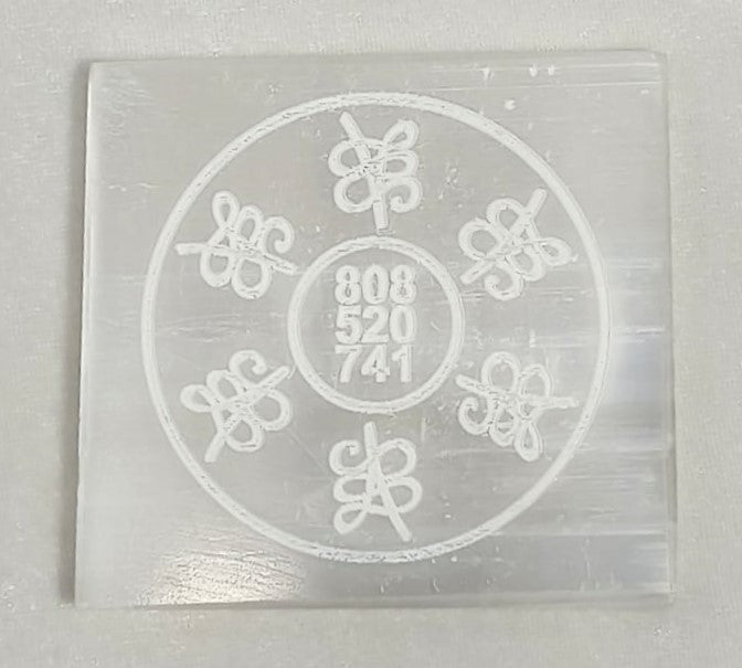 SELENITE CRYSTAL CHARGING PLATE