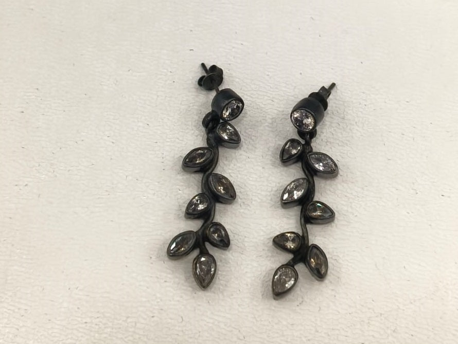 9.00/GM ZIRCON RAJWADA SILVER EAR RINGS (525)