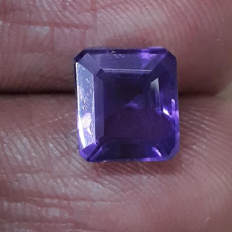 3.68/CT Natural Amethyst Gemstone