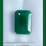 Load image into Gallery viewer, 4.77 Ratti Natural Panna Stone with Govt. Lab Certificate (3100)